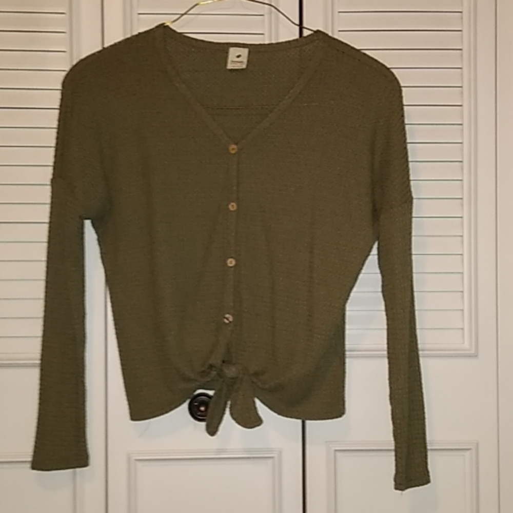 Green button up tee